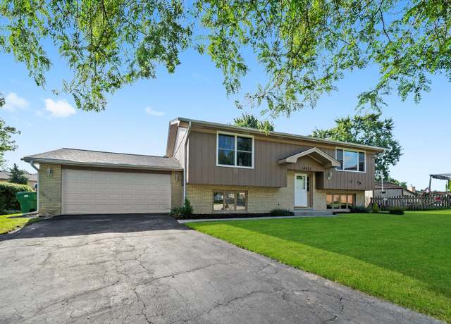 Property at 14653 S Cricketwood Ct, Homer Glen, IL 60491, 3 beds, 2 baths