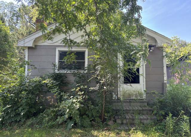 Property at 2313 Evergreen Ave, Fox River Grove, IL 60021, 1 bed, 1 bath