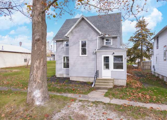 Property at 58 Center St, Saunemin, IL 61769, 3 beds, 1 bath