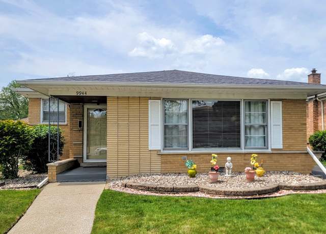 Property at 9944 Maple Ave, Oak Lawn, IL 60453, 3 beds, 1.5 baths
