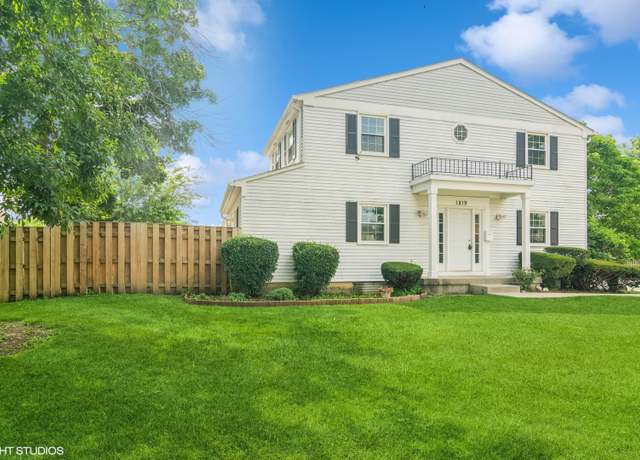 Property at 1819 Dunsford Ct, Schaumburg, IL 60194, 5 beds, 2.5 baths