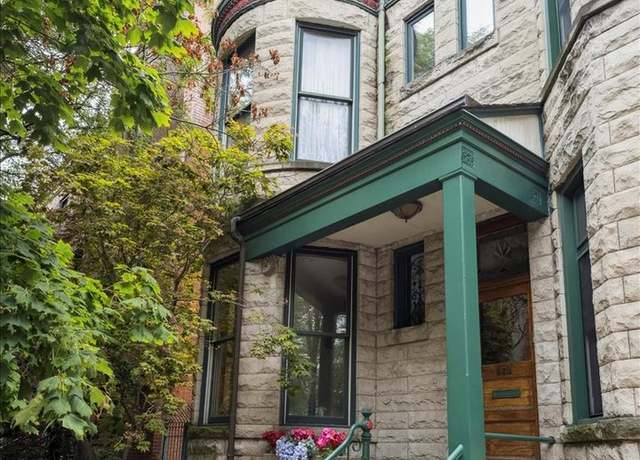 Property at 453 W Roslyn Pl, Chicago, IL 60614, 4 beds, 4.5 baths