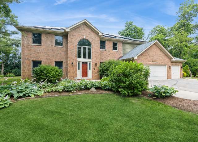 Property at 2809 Jenny Jae Ln, Crystal Lake, IL 60012, 4 beds, 3.5 baths