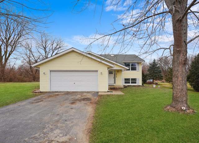 Property at 105 Constitution Dr, Poplar Grove, IL 61065, 5 beds, 2 baths