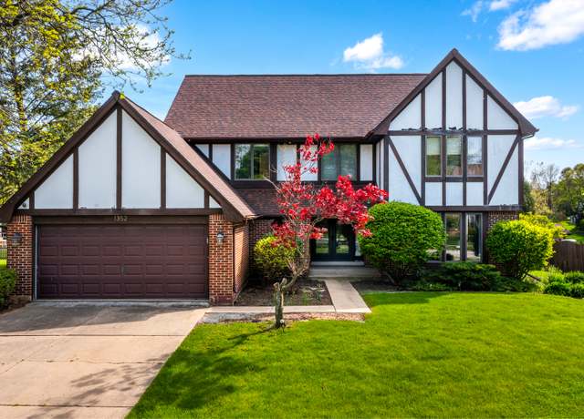 Property at 1352 Goldenrod Dr, Naperville, IL 60540, 4 beds, 2.5 baths