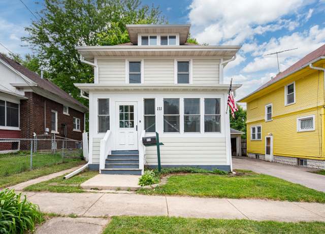 Property at 111 Warren Ave, Aurora, IL 60505, 3 beds, 1 bath