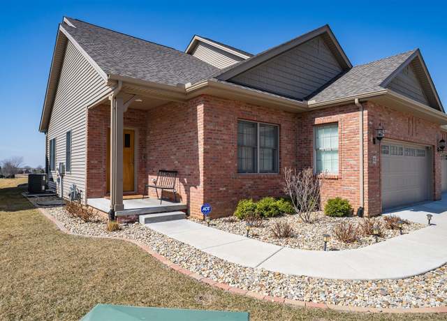 Property at 21 Saint Ivans Cir, Bloomington, IL 61705, 2 beds, 2 baths