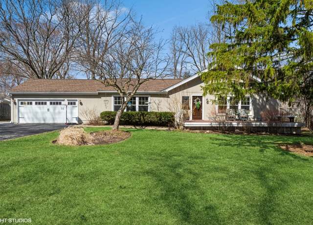Property at 674 W Hillcrest Rd, Palatine, IL 60074, 3 beds, 2 baths