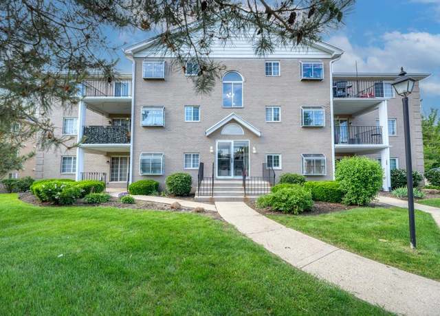 Property at 464 S President St #101, Carol Stream, IL 60188, 2 beds, 2 baths