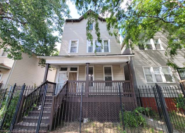 Property at 730 W 51st St, Chicago, IL 60609, 6 beds, 2 baths