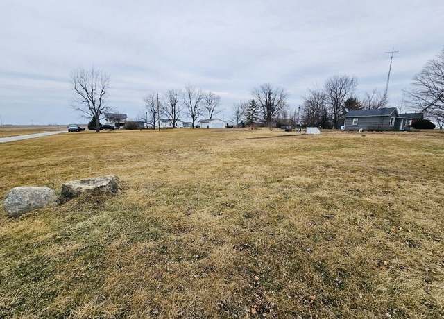 Property at 8-10 Lot St, Chenoa, IL 61726