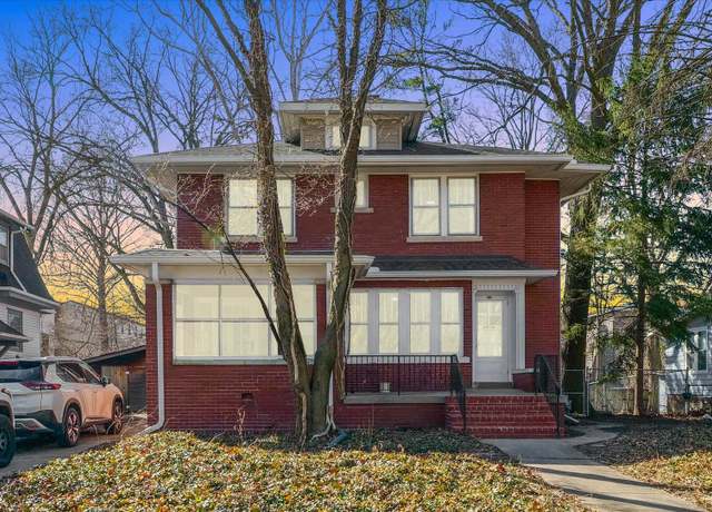 Property at 905 S Busey Ave, Urbana, IL 61801, 4 beds, 3.5 baths