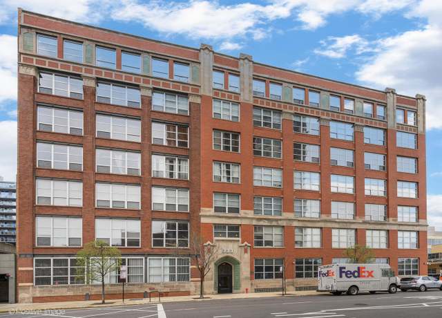 Property at 333 S Desplaines St #710, Chicago, IL 60661, 1 bed, 1 bath
