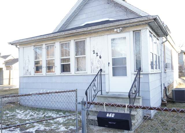 Property at 224 Oscar Ave, Joliet, IL 60433, 2 beds, 1 bath