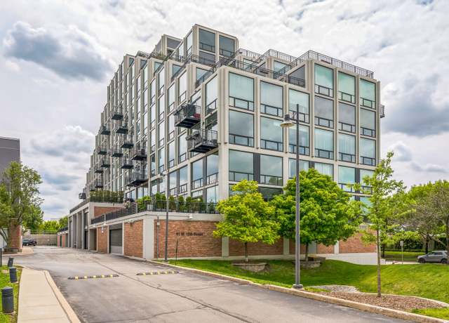 Property at 61 W 15th St #407, Chicago, IL 60605, 1 bed, 1 bath