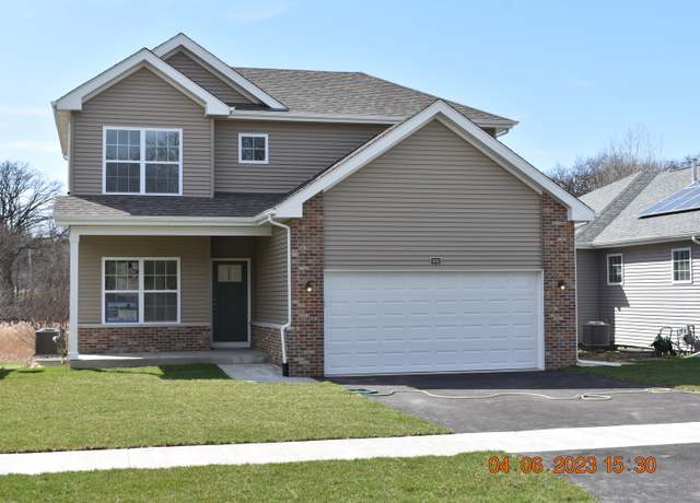 Property at 200 Crystal Ln, Steger, IL 60475, 3 beds, 2.5 baths