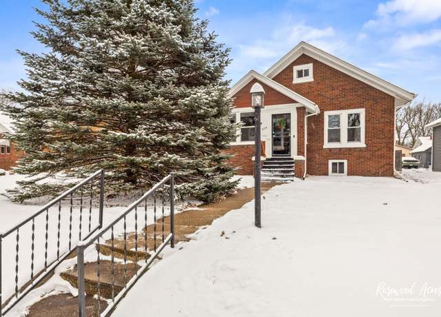 Property at 950 S Elm Ave, Kankakee, IL 60901, 3 beds, 1.5 baths