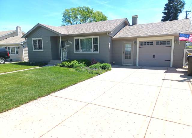 Property at 6743 W 105th St, Chicago Ridge, IL 60415, 3 beds, 1.5 baths