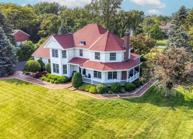 Property at 26 Carriage House Ln, Orland Park, IL 60467, 5 beds, 3 baths