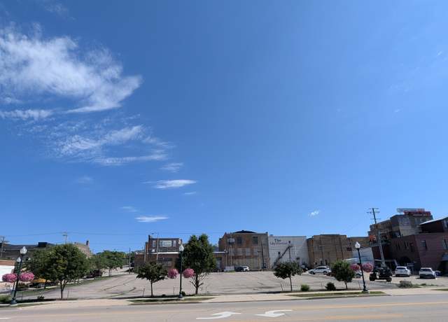 Property at 69 S Ottawa Ave, Dixon, IL 61021