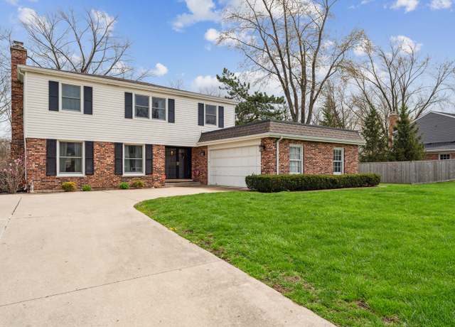 Property at 1465 Northwoods Cir, Deerfield, IL 60015, 4 beds, 2.5 baths