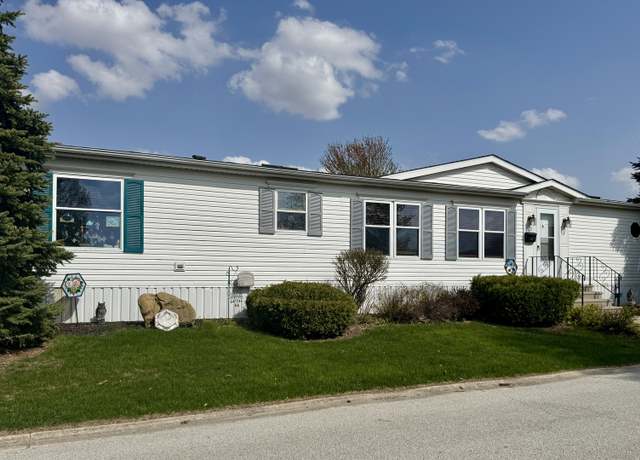 Property at 1002 Garden Dr, Manteno, IL 60950, 3 beds, 2 baths