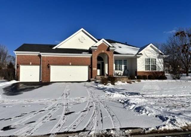 Property at 423 Willowbrook Way, Geneva, IL 60134, 4 beds, 3.5 baths