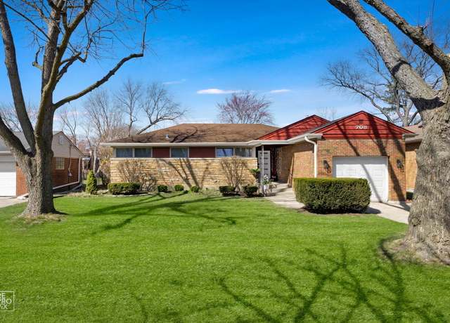 Property at 708 W Dresser Dr, Mount Prospect, IL 60056, 3 beds, 2 baths