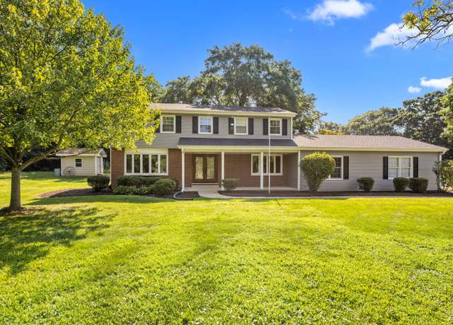Property at 230 Woodland Hills Rd, Batavia, IL 60510, 4 beds, 2.5 baths