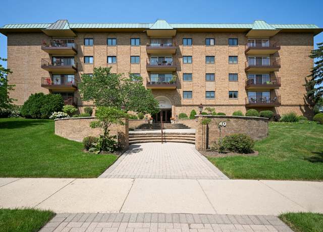 Property at 40 S Main St Unit 2D, Glen Ellyn, IL 60137, 3 beds, 2.5 baths