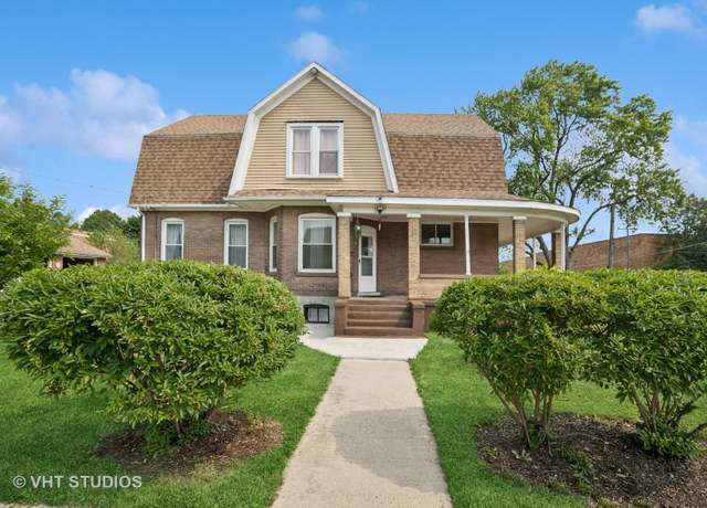 Property at 558 N Crystal St, Elgin, IL 60123, 4 beds, 3 baths