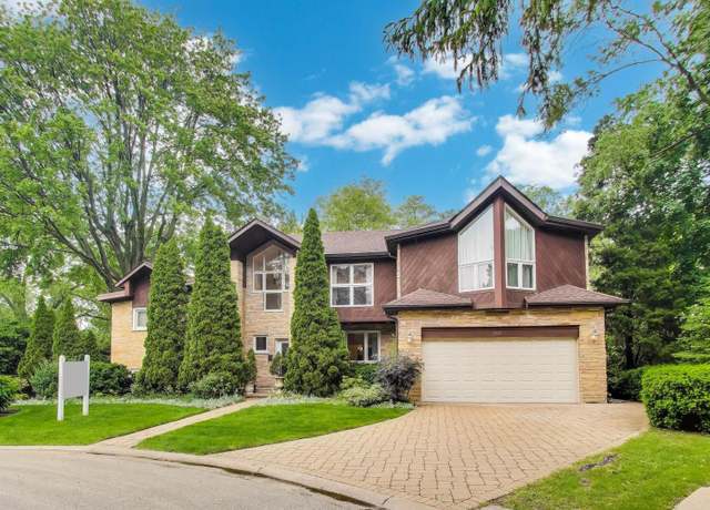 Property at 248 Westmoreland Dr, Wilmette, IL 60091, 4 beds, 3.5 baths