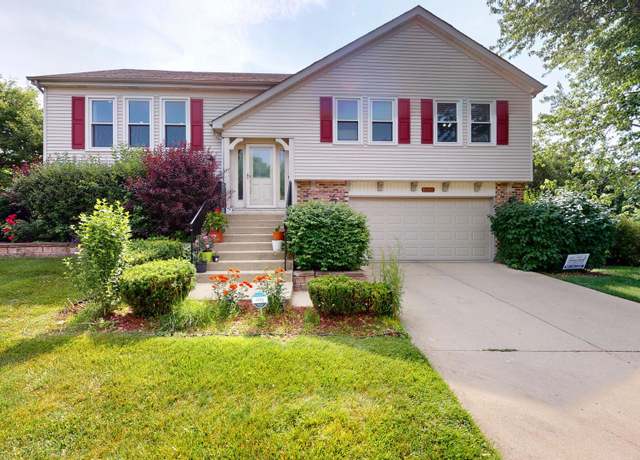 Property at 1005 N Dovington Dr, Hoffman Estates, IL 60169, 4 beds, 3 baths