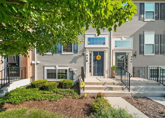Property at 438 Town Center Blvd, Gilberts, IL 60136, 3 beds, 2.5 baths