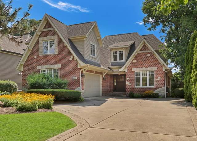 Property at 5684 Wolf Rd, Western Springs, IL 60558, 4 beds, 2.5 baths