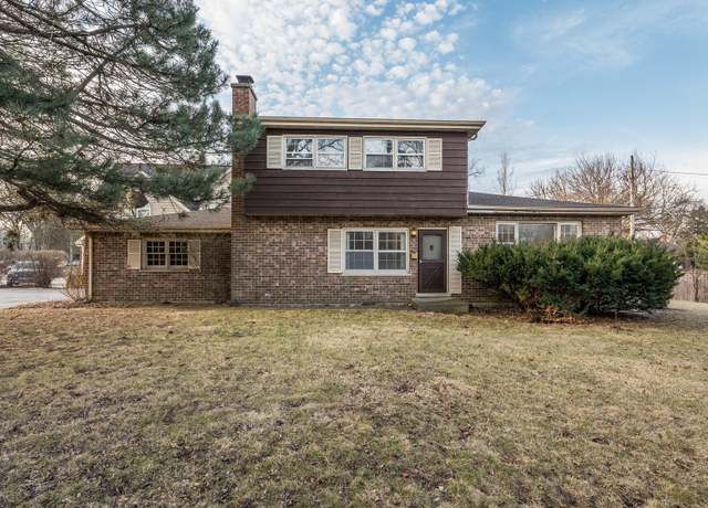 Property at 1344 Waukegan Rd, Northbrook, IL 60062, 3 beds, 1.5 baths