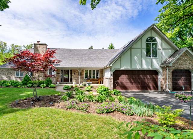 Property at 29w280 Old Wayne Ct, West Chicago, IL 60185, 4 beds, 4 baths