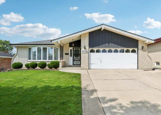 Property at 9716 Massasoit Ave, Oak Lawn, IL 60453, 3 beds, 2.5 baths