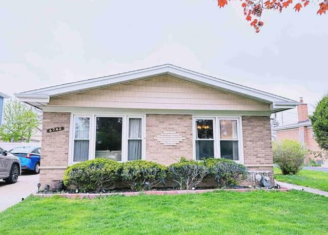 Property at 6742 W Forest View Ln, Niles, IL 60714, 4 beds, 2.5 baths