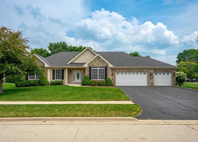 Property at 12165 Floyd Dr, Roscoe, IL 61073, 4 beds, 3 baths