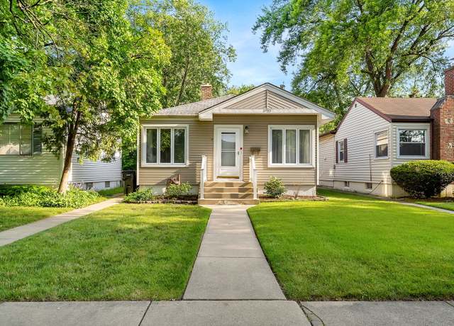 Property at 3723 W 104th St, Chicago, IL 60655, 3 beds, 2 baths