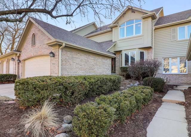 Property at 5542 Durand Dr, Downers Grove, IL 60515, 3 beds, 3.5 baths