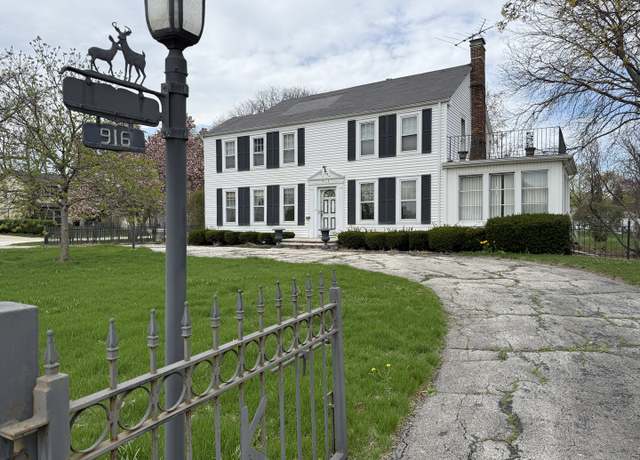 Property at 916 W Campbell St, Arlington Heights, IL 60005, 3 beds, 2.5 baths