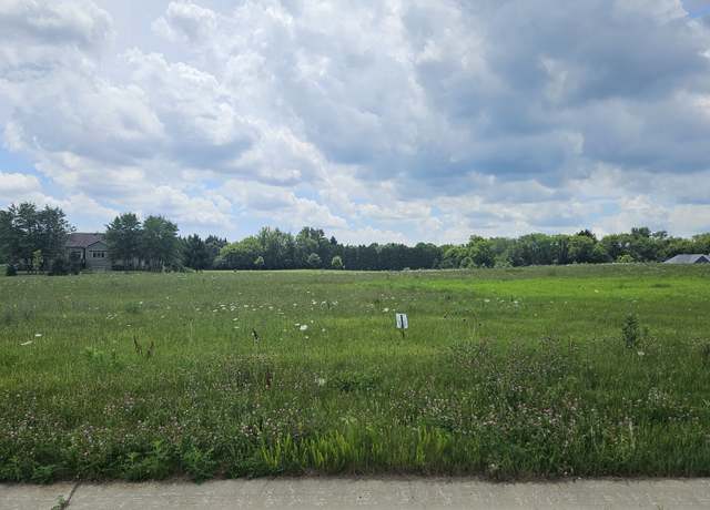 Property at 1901 Chloe Trl, Mchenry, IL 60051