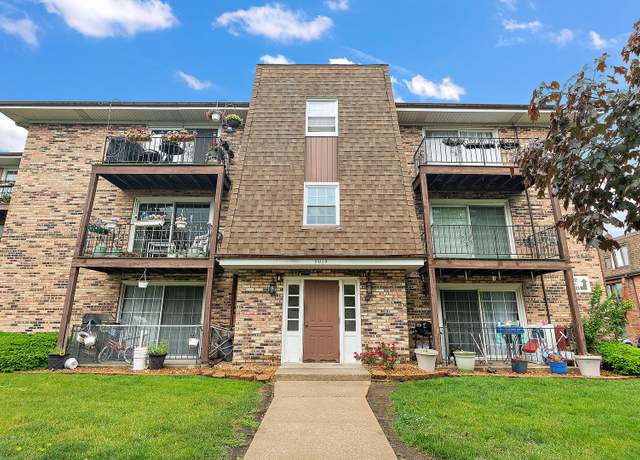 Property at 9815 Nottingham Ave #201, Chicago Ridge, IL 60415, 2 beds, 1.5 baths