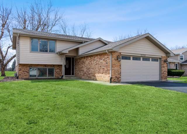 Property at 13707 W Carefree Dr, Homer Glen, IL 60491, 4 beds, 2 baths