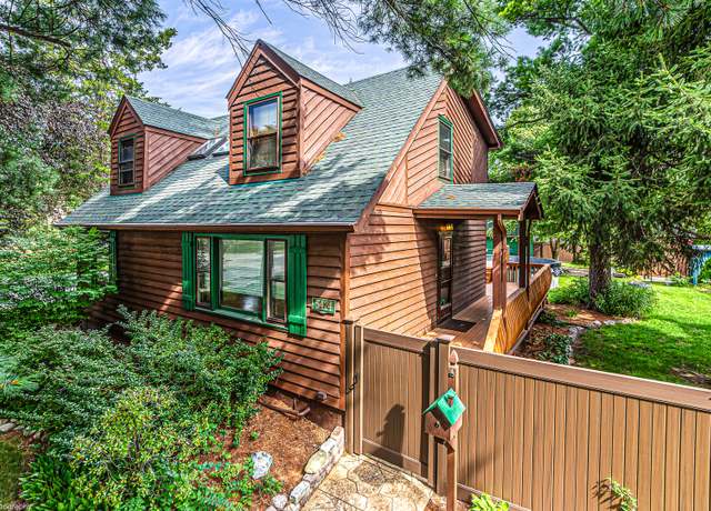 Property at 5424 Otto Pl, Oak Lawn, IL 60453, 4 beds, 2 baths