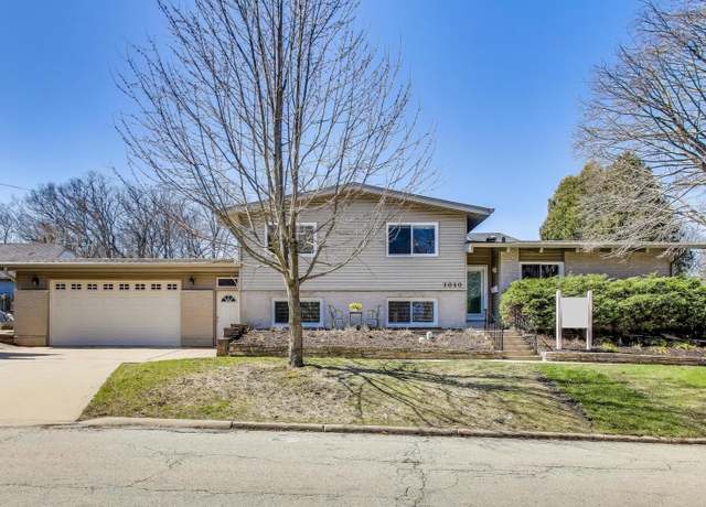 Property at 1010 Burton Ave, Highland Park, IL 60035, 3 beds, 2 baths