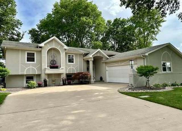 Property at 300 Woodland Dr, Rantoul, IL 61866, 4 beds, 3 baths