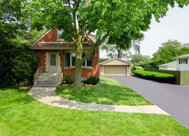 Property at 1337 Degener Ave, Elmhurst, IL 60126, 5 beds, 3 baths